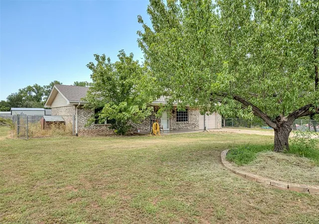 4th image of 216 W Seward Rd, Guthrie, OK 73044 | MLS# 1240745