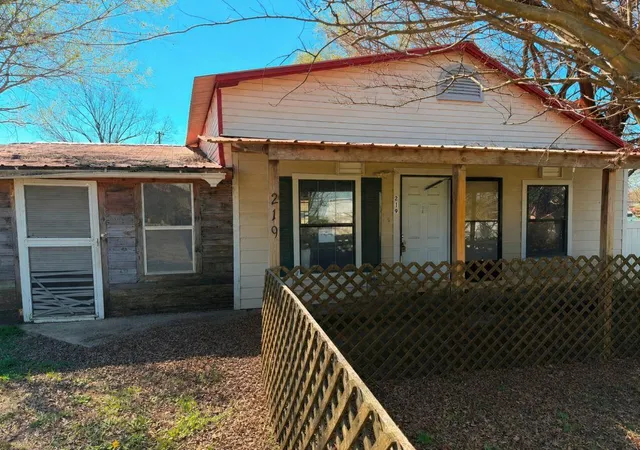 1st image of 219 E Hickory St, Holdenville, OK 74848 | MLS# 1240747