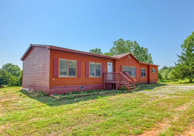 3rd image of 13700 Iron Rd, Mc Loud, OK 74851 | MLS# 1240763