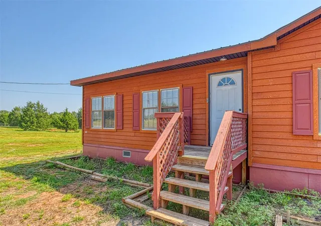 4th image of 13700 Iron Rd, Mc Loud, OK 74851 | MLS# 1240763