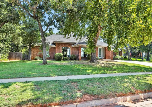 2nd image of 1310 Choctaw Trl, Blanchard, OK 73010 | MLS# 1240765