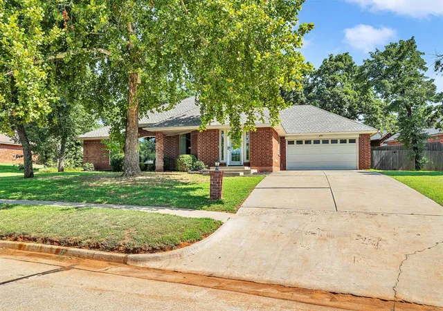 3rd image of 1310 Choctaw Trl, Blanchard, OK 73010 | MLS# 1240765