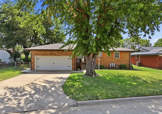 2nd image of 1113 Clearview Dr, Kingfisher, OK 73750 | MLS# 1240771