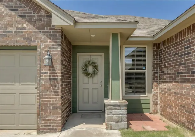 2nd image of 1033 Sw 91st St, Oklahoma City, OK 73139 | MLS# 1240773