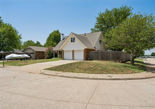 4th image of 808 Miller Dr, Yukon, OK 73099 | MLS# 1240780