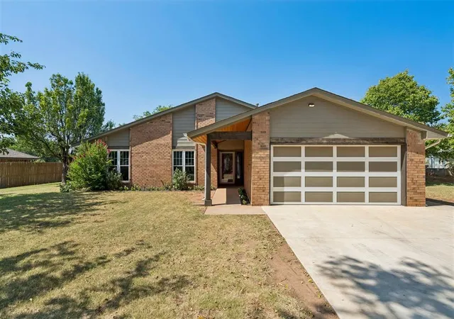Photo 1 of Single family home for sale at 923 Nw Harrison Ave, Piedmont, OK 73078 | MLS# 1240783 | Listing updated on 2026-09-04