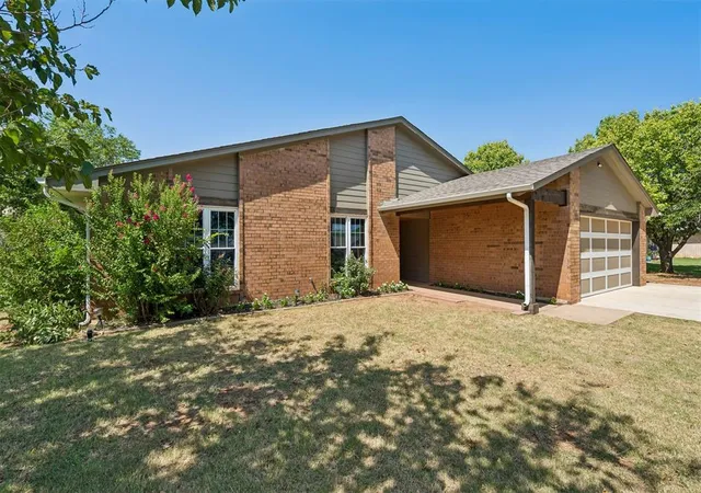Photo 2 of Single family home for sale at 923 Nw Harrison Ave, Piedmont, OK 73078 | MLS# 1240783 | Listing updated on 2026-09-04