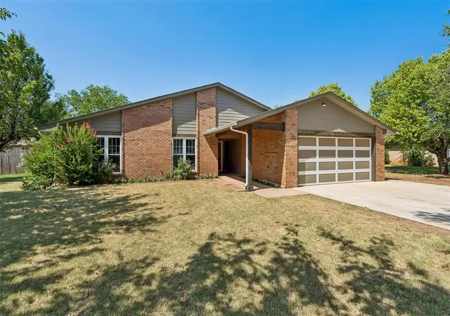 Photo 3 of Single family home for sale at 923 Nw Harrison Ave, Piedmont, OK 73078 | MLS# 1240783 | Listing updated on 2026-09-04
