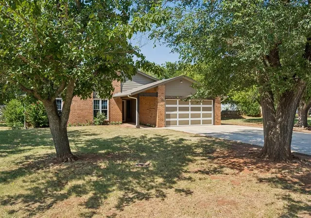 Photo 3 of Single family home for sale at 923 NW Harrison Ave, Piedmont, OK 73078 | MLS# 1240783 | Listing updated on 2026-09-04