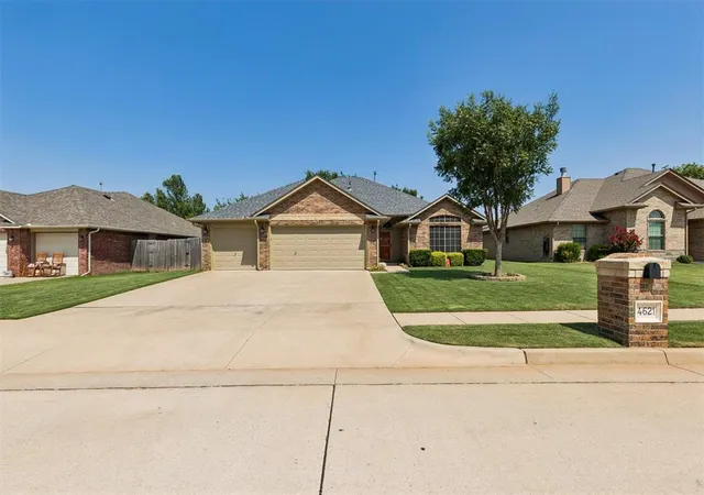 5th image of 4621 Oasis Ln, Yukon, OK 73099 | MLS# 1240785