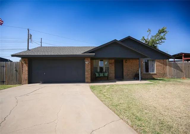 Photo 2 of Sale Pending at 1417 Allyson Cir, Altus, OK 73521 | MLS# 1240802 | Listing updated on 2026-07-29