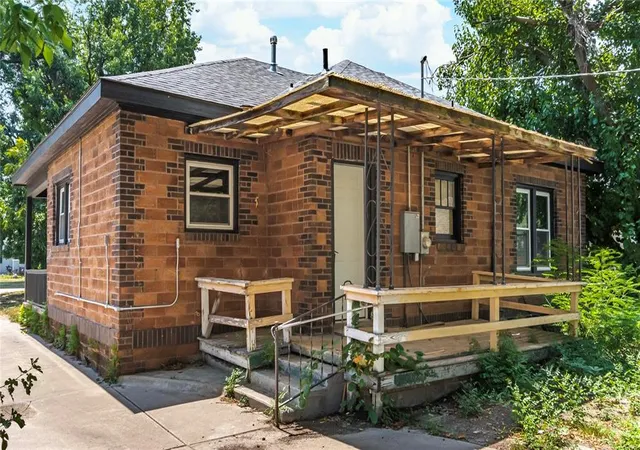 Photo 4 of Single family home for sale at 707 W Grand, Ponca City, OK 74601 | MLS# 1240804 | Listing updated on 2026-08-13
