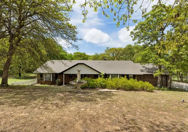 Photo 3 of Single family home for sale at 10331 Black Oaks Dr, Oklahoma City, OK 73165 | MLS# 1240820 | Listing updated on 2026-08-27