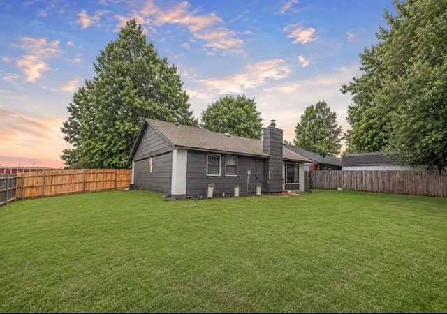 25th image of 12301 Sw 15th Ter, Yukon, OK 73099 | MLS# 1240844