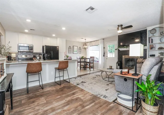 3rd image of 12301 Sw 15Th Ter, Yukon, OK 73099 | MLS# 1240844