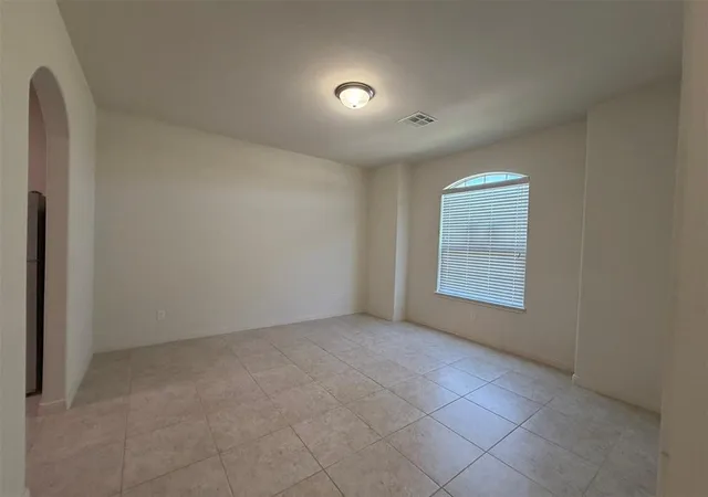 2nd image of 3101 Copan Ct, Yukon, OK 73099 | MLS# 1240846