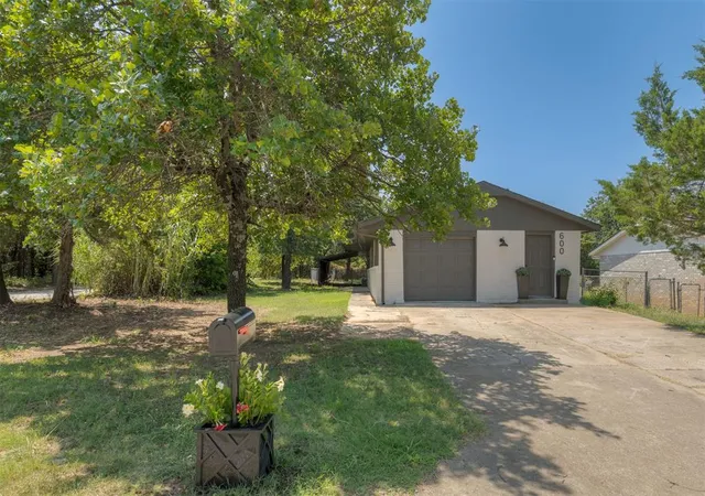 Photo 1 of Single family home for sale at 600 Franklin St, Jones, OK 73049 | MLS# 1240848 | Listing updated on 2026-08-05