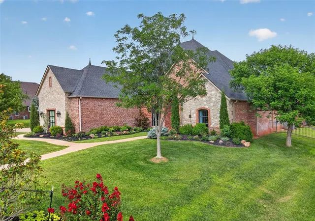 Photo 3 of Single family home for sale at 22002 White Pine Cir, Edmond, OK 73012 | MLS# 1240850 | Listing updated on 2026-09-16