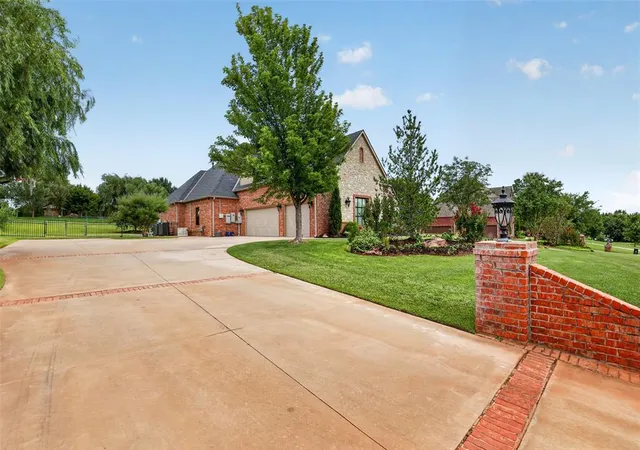 Photo 4 of Single family home for sale at 22002 White Pine Cir, Edmond, OK 73012 | MLS# 1240850 | Listing updated on 2026-09-16