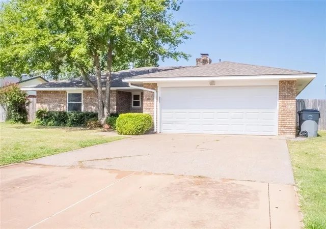 2nd image of 314 Ne 26th St, Lawton, OK 73507 | MLS# 1240860