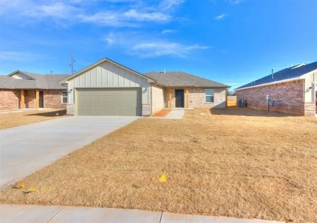 Single family home for sale at 1617 Highland Loop, Guthrie, OK 73044 | MLS# 1240865