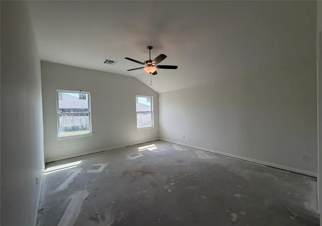 Photo 3 of Single family home for sale at 1116 Redwood Crk Dr, Yukon, OK 73099 | MLS# 1240873 | Listing updated on 2026-10-20