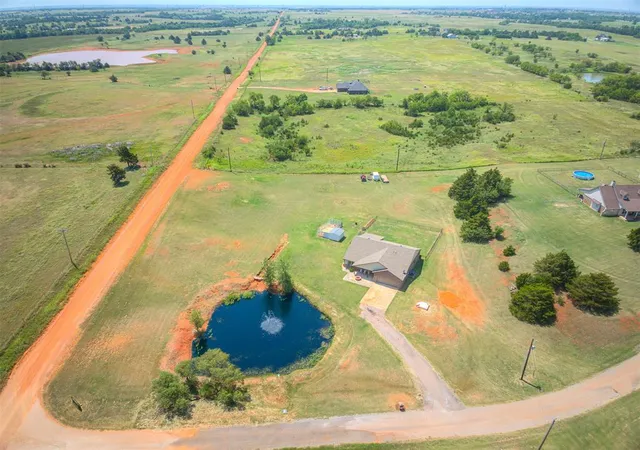 2nd image of 18301 Naomi Dr, Cashion, OK 73016 | MLS# 1240880