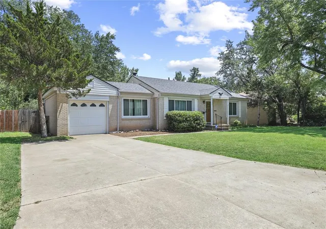 2nd image of 621 Morningside Dr, Norman, OK 73071 | MLS# 1240902
