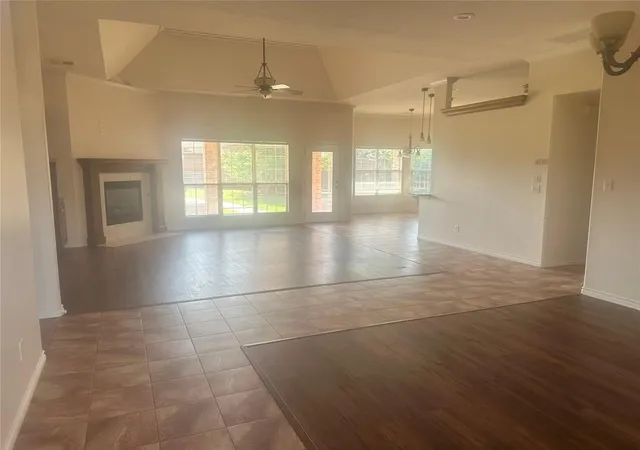 Photo 4 of Single family home for sale at 11824 Bellhurst Ave, Oklahoma City, OK 73162 | MLS# 1240910 | Listing updated on 2026-08-28