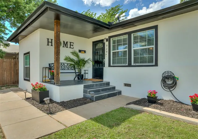 Photo 1 of Single family home for sale at 929 Sw 52nd Street, Oklahoma City, OK 73109 | MLS# 1240912 | Listing updated on 2026-09-24