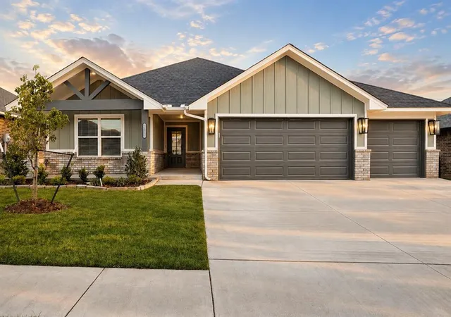 1st image of 12017 Nw 121st Cir, Yukon, OK 73099 | MLS# 1240922