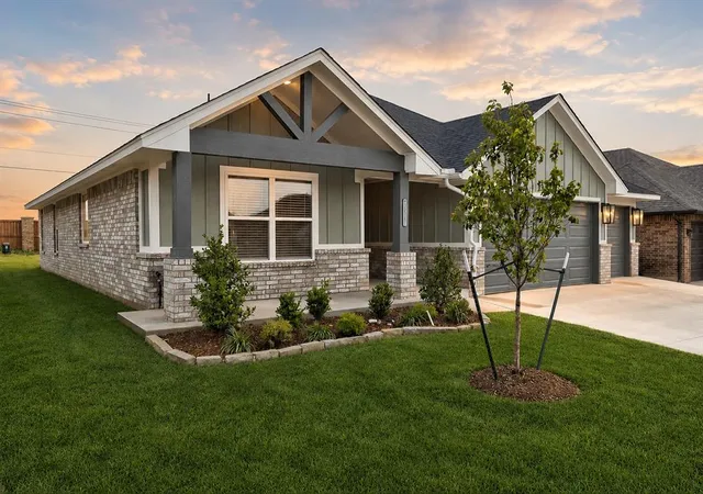 2nd image of 12017 Nw 121st Cir, Yukon, OK 73099 | MLS# 1240922