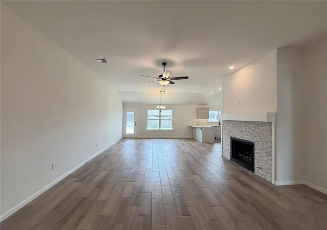 2nd image of 1112 Redwood Creek Dr, Yukon, OK 73099 | MLS# 1240924