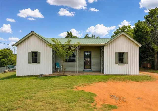 Photo 1 of Single family home for sale at 21201 E 6th Street, Hinton, OK 73047 | MLS# 1240925 | Listing updated on 2026-10-09