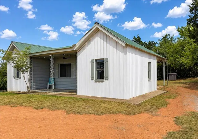 Photo 3 of Single family home for sale at 21201 E 6th Street, Hinton, OK 73047 | MLS# 1240925 | Listing updated on 2026-10-09