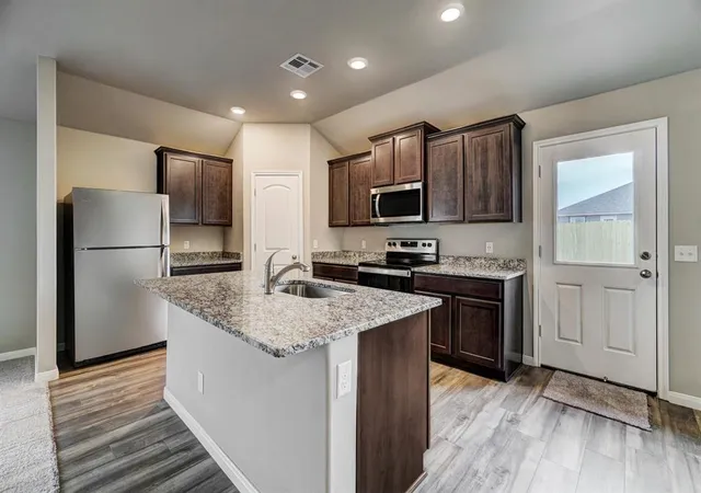4th image of 1902 Palmatum Rd, El Reno, OK 73036 | MLS# 1240928