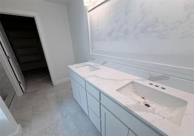 Photo 3 of Single family home for sale at 19501 Birchfield Dr, Edmond, OK 73012 | MLS# 1240955 | Listing updated on 2026-10-20