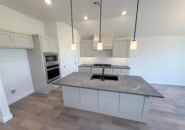 Photo 3 of Single family home for sale at 2533 NW 196th Street, Edmond, OK 73012 | MLS# 1240961 | Listing updated on 2026-10-20