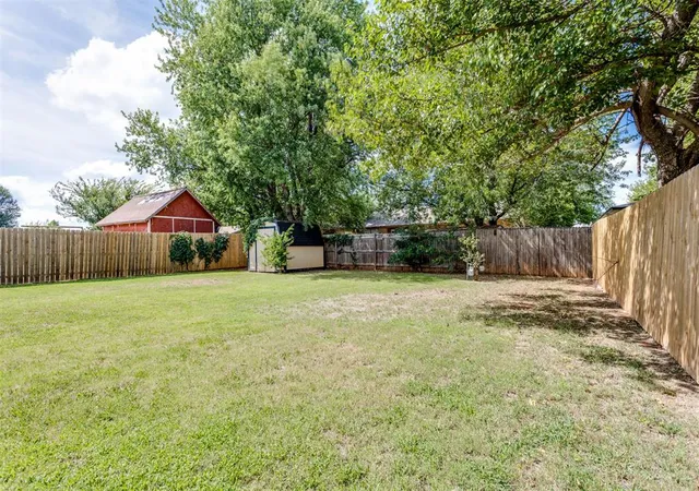 42nd image of 12321 Southgate Dr, Yukon, OK 73099 | MLS# 1240970