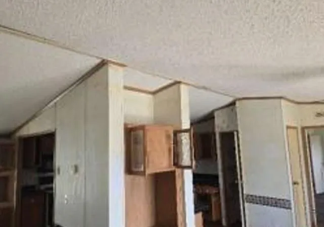 5th image of 401 E 1St St, Foss, OK 73647 | MLS# 1240971