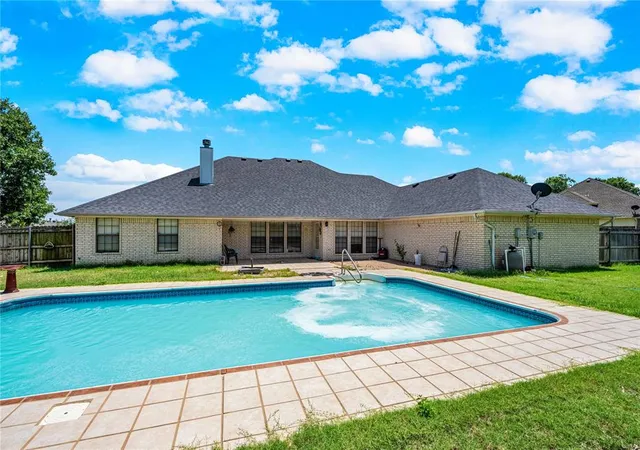 5th image of 11 Nw Sandy Trail Ln, Lawton, OK 73505 | MLS# 1240985