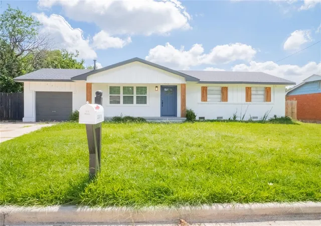 2nd image of 2311 Nw 44th St, Lawton, OK 73505 | MLS# 1240996
