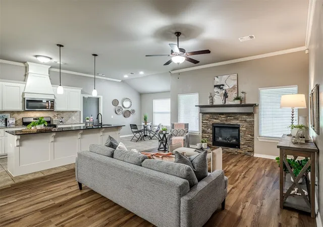 Photo 4 of Sale Pending at 4901 Wister Ln, Edmond, OK 73025 | MLS# 1240997 | Listing updated on 2026-08-13