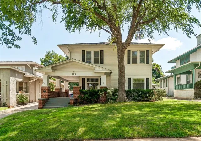 Photo 1 of Single family home for sale at 208 Nw 17th Street, Oklahoma City, OK 73103 | MLS# 1241000 | Listing updated on 2026-09-05