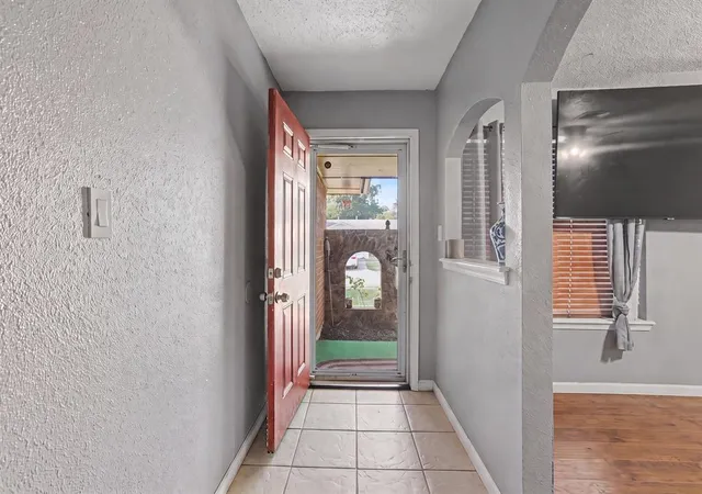 4th image of 1228 Sw 92Nd St, Oklahoma City, OK 73139 | MLS# 1241002