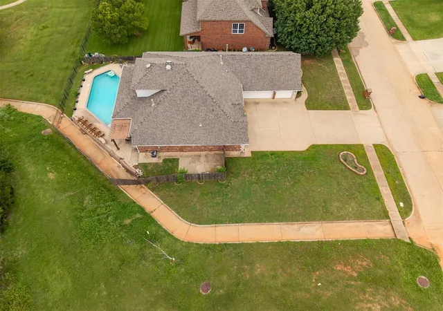 36th image of 2815 Misty Ridge Dr, Norman, OK 73071 | MLS# 1241005