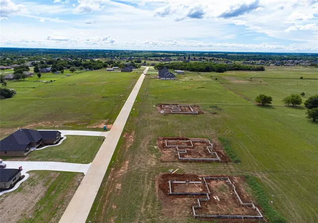Photo 3 of Sale Pending at 8710 Oak Tree Cir, Edmond, OK 73034 | MLS# 1241006 | Listing updated on 2026-08-14