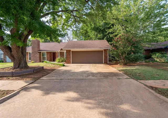 Photo 1 of Single family home for sale at 2109 Bois De Arc Cir, Norman, OK 73071 | MLS# 1241015 | Listing updated on 2026-07-30