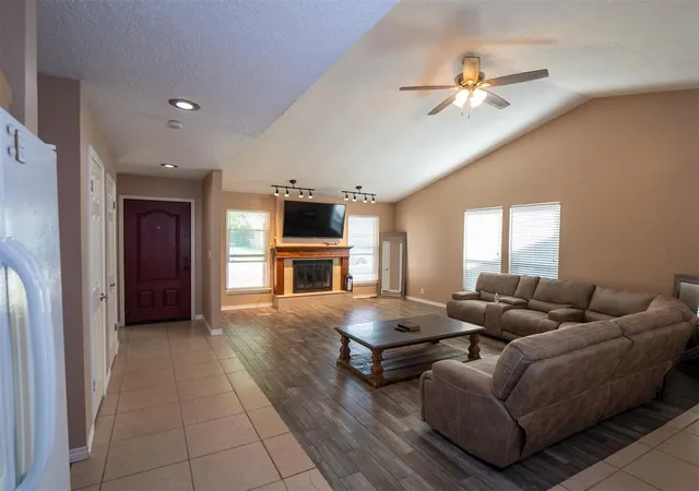 Photo 3 of Single family home for sale at 2109 Bois De Arc Cir, Norman, OK 73071 | MLS# 1241015 | Listing updated on 2026-07-30