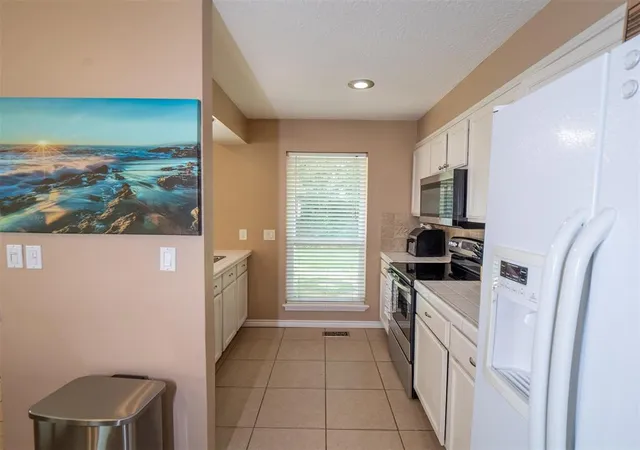 Photo 3 of Single family home for sale at 2109 Bois De Arc Cir, Norman, OK 73071 | MLS# 1241015 | Listing updated on 2026-07-30